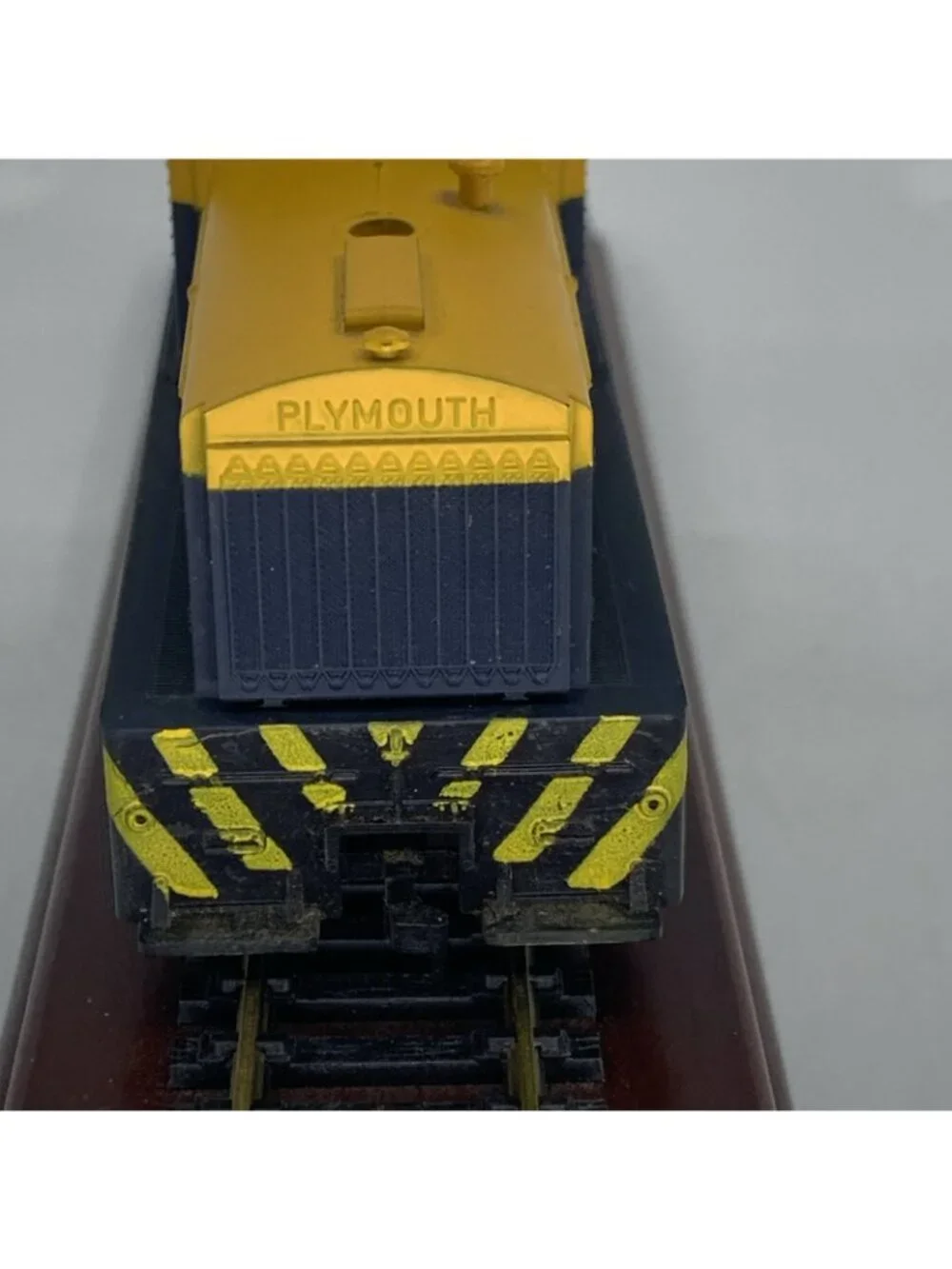 Plymouth HO Scale 0-4-0 Diesel Switcher Santa Fe ATSF 6670 Yugoslavia Vintage